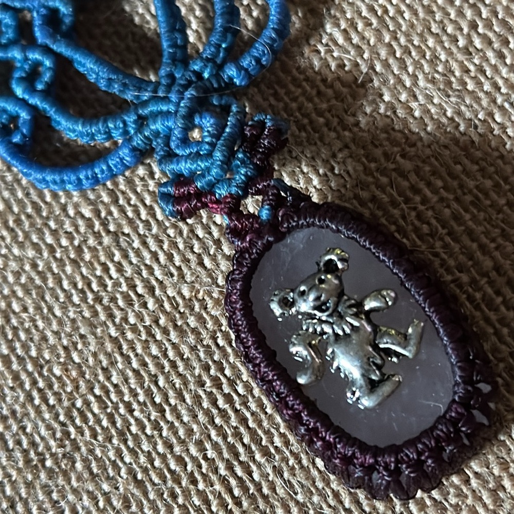 Macrame Bear necklace - Picture 3 of 7